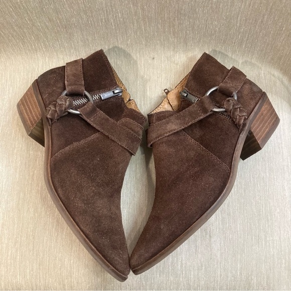 LUCKY BRAND Sz 8 LK-Enitha  Faux Suede Buckle Harness Stacked Heels Booties - Picture 4 of 12
